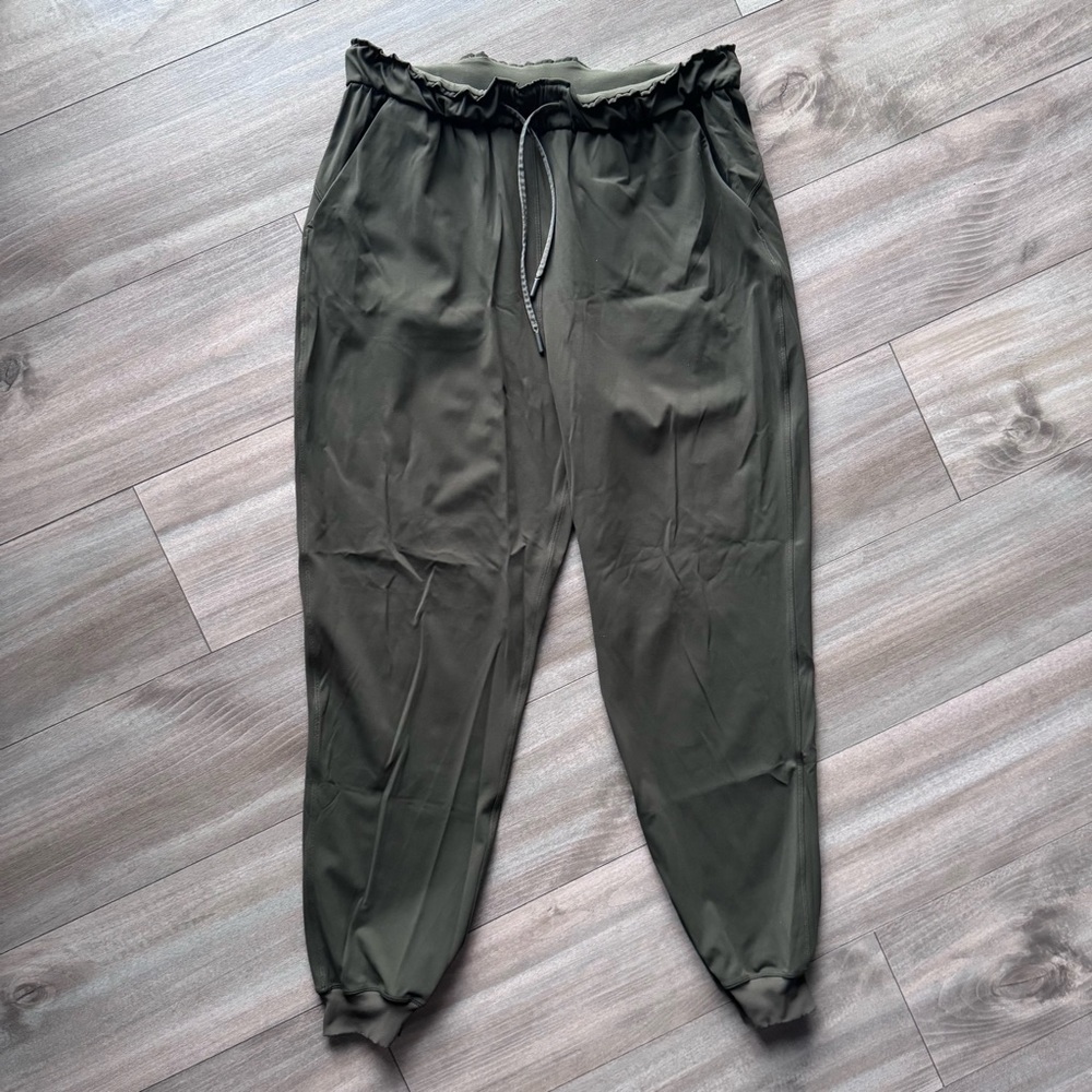 Lululemon Women’s Jogger Pants Size 12 Military Green